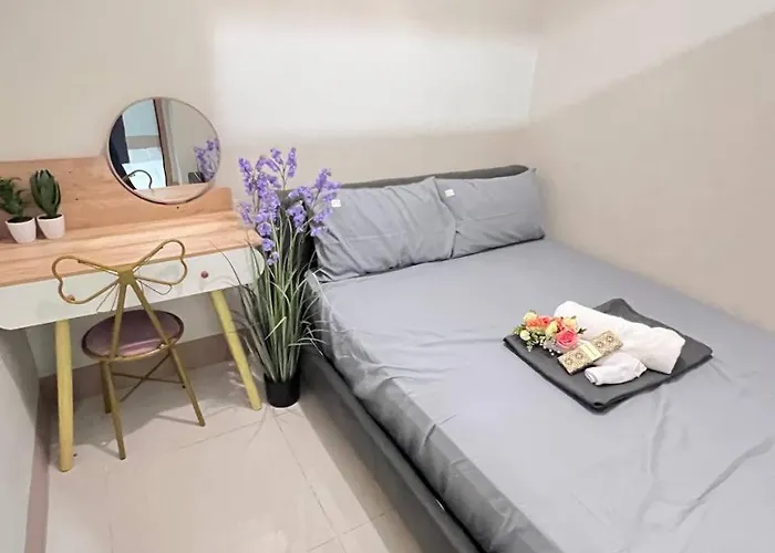 Unistay Shore 3 Tower 2 Pool Vw W Bal Manila